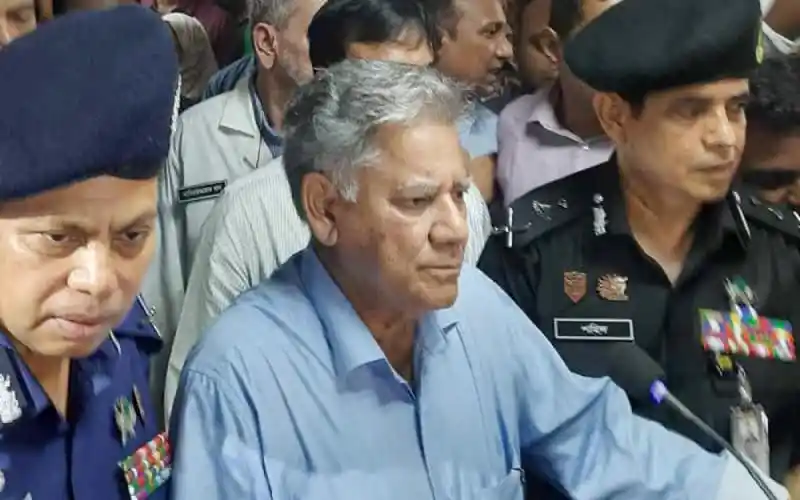 বিচারপ্রক্রিয়ায় অংশগ্রহণকারী পুলিশ ও কর্মকর্তারা. Channel i News - চ্যানেল আই নিউজ