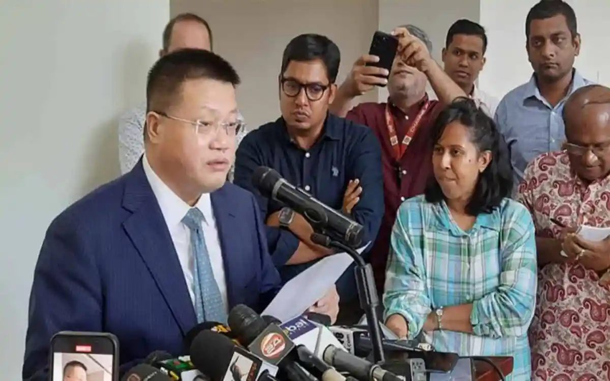 চীনের রাষ্ট্রদূত বাংলাদেশের মানুষের জন্য সহযোগিতা ঘোষণা করছেন. Channel i News - চ্যানেল আই নিউজ