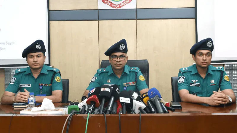 ডিএমপি কর্মকর্তাদের সংবাদ সম্মেলন, পুলিশি কার্যক্রমের ঘোষণা. Channel i News - চ্যানেল আই নিউজ