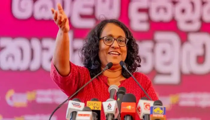 শ্রীলঙ্কার প্রধানমন্ত্রী হরিণী অমরাসুরই ভাষণ দিচ্ছেন. Channel i News - চ্যানেল আই নিউজ
