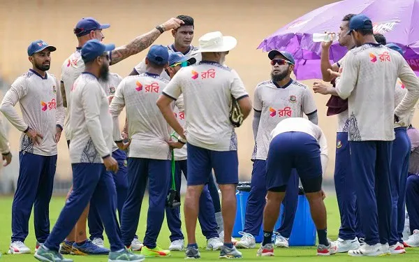 বাংলাদেশ ক্রিকেট দল অনুশীলন করছে, কোচের নির্দেশনা নিচ্ছে. Channel i News - চ্যানেল আই নিউজ