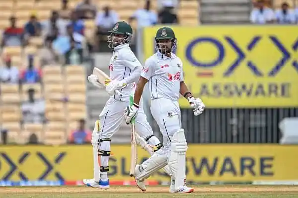 বাংলাদেশ ক্রিকেটাররা মাঠে ব্যাটিং ও ফিল্ডিং করছেন. Channel i News - চ্যানেল আই নিউজ