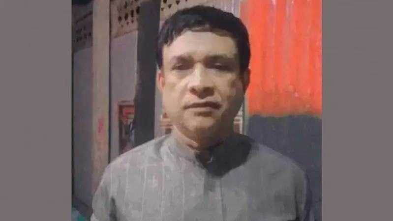 লক্ষ্মীপুরে আওয়ামী লীগ নেতাকে পিটিয়ে হত্যার দৃশ্য. Channel i News - চ্যানেল আই নিউজ