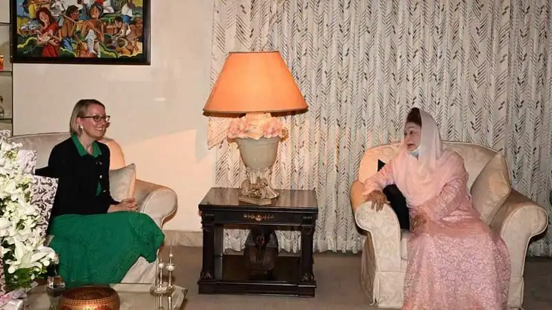 খালেদা জিয়া ও ব্রিটিশ হাইকমিশনারের সাক্ষাৎকারের ছবি. Channel i News - চ্যানেল আই নিউজ