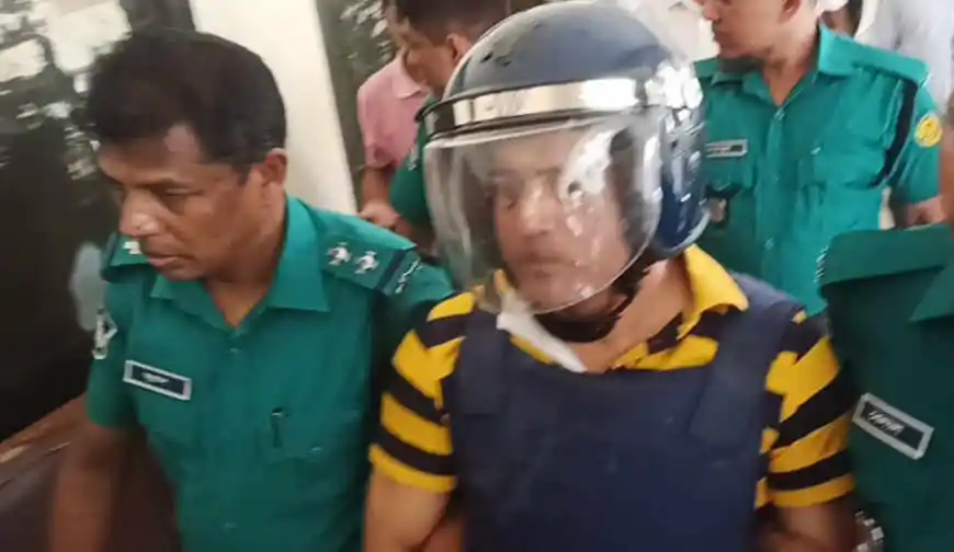 আলতাফ জর্জের রিমান্ডে থাকা ছবি, পুলিশ ও আইনশৃঙ্খলা বাহিনী উপস্থিত. Channel i News - চ্যানেল আই নিউজ