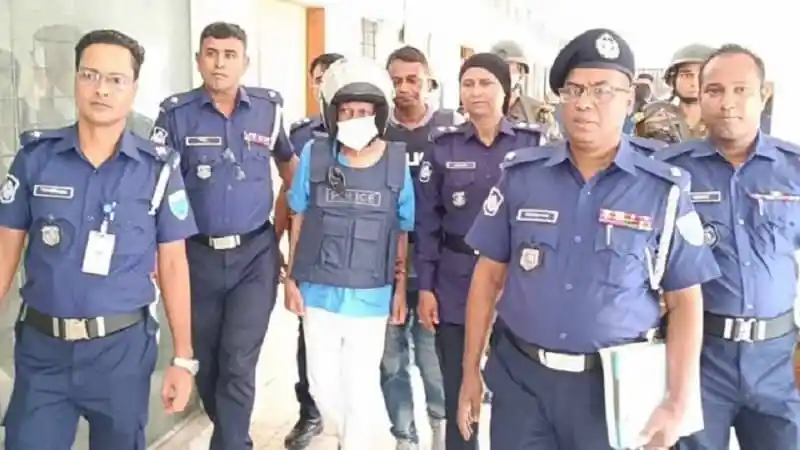 বিচারপতি মানিকের জামিনের জন্য আদালত প্রাঙ্গণে নিরাপত্তা ব্যবস্থা. Channel i News - চ্যানেল আই নিউজ