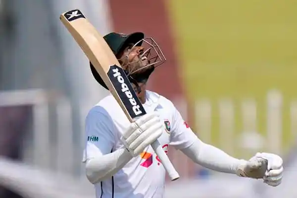 মিরাজের ব্যাটিং দৃশ্য, বাংলাদেশ ক্রিকেটের জন্য গুরুত্বপূর্ণ মুহূর্ত. Channel i News - চ্যানেল আই নিউজ