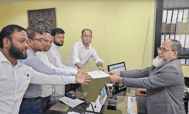 প্রবাসীরা কুয়েত-চট্টগ্রাম ফ্লাইট চালুর দাবিতে স্মারকলিপি প্রদান করছে. Channel i News - চ্যানেল আই নিউজ