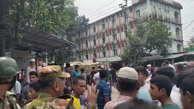 কিশোরগঞ্জে ঈদে মিলাদুন্নবীর মিছিলের সময় সংঘর্ষের ছবি. Channel i News - চ্যানেল আই নিউজ