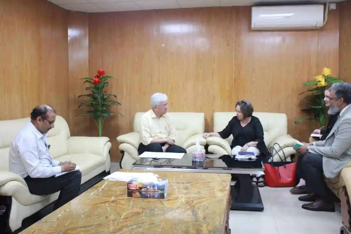 শিল্প উপদেষ্টার সঙ্গে বৈঠকে অংশগ্রহণকারী ব্যক্তিরা আলোচনা করছেন।. Channel i News - চ্যানেল আই নিউজ
