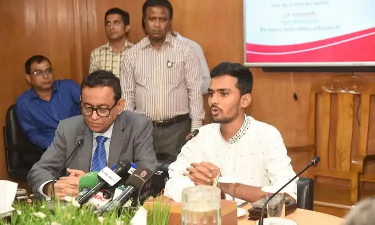 শ্রম কল্যাণ তহবিলে গ্রামীণফোনের ২৪ কোটি ৪৪ লক্ষ টাকার অনুদান ঘোষণা. Channel i News - চ্যানেল আই নিউজ