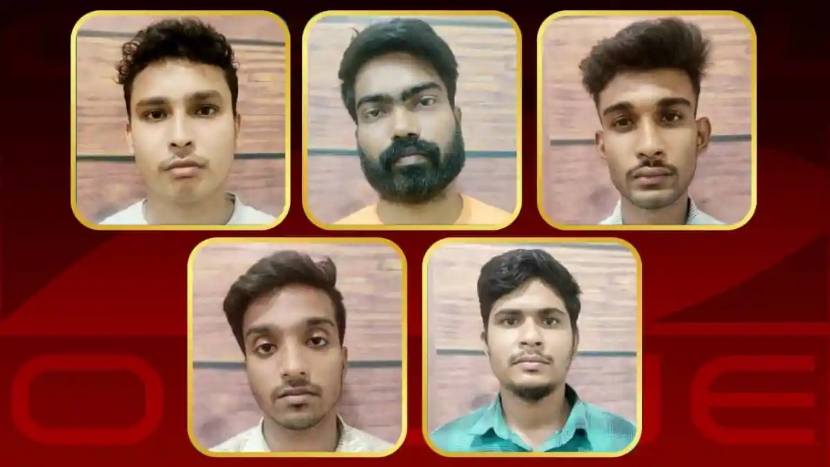 গ্রেপ্তার শিক্ষার্থীদের ছবি, পুলিশি জিজ্ঞাসাবাদের জন্য নেওয়া হচ্ছে. Channel i News - চ্যানেল আই নিউজ
