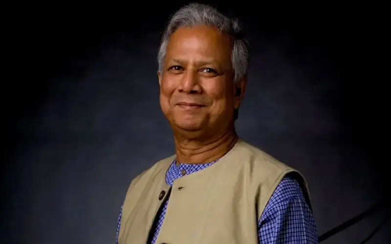প্রধান উপদেষ্টা দেশে ফিরেছেন, হাসিমুখে ছবি তোলা. Channel i News - চ্যানেল আই নিউজ