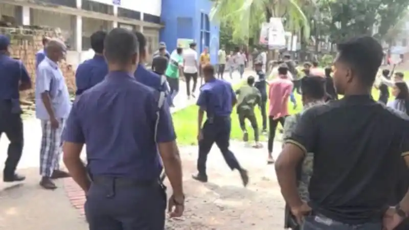 গোপালগঞ্জে শেখ হাসিনার জন্মদিন উদযাপন, পুলিশ বাধা প্রদান. Channel i News - চ্যানেল আই নিউজ