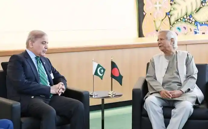 পাকিস্তান ও বাংলাদেশের প্রতিনিধির মধ্যে আলোচনা চলমান. Channel i News - চ্যানেল আই নিউজ