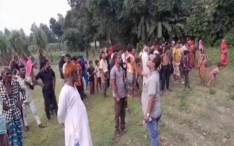 গাইবান্ধায় কিশোরীকে ধর্ষণের পর হত্যার প্রতিবাদে জনসমাগম. Channel i News - চ্যানেল আই নিউজ