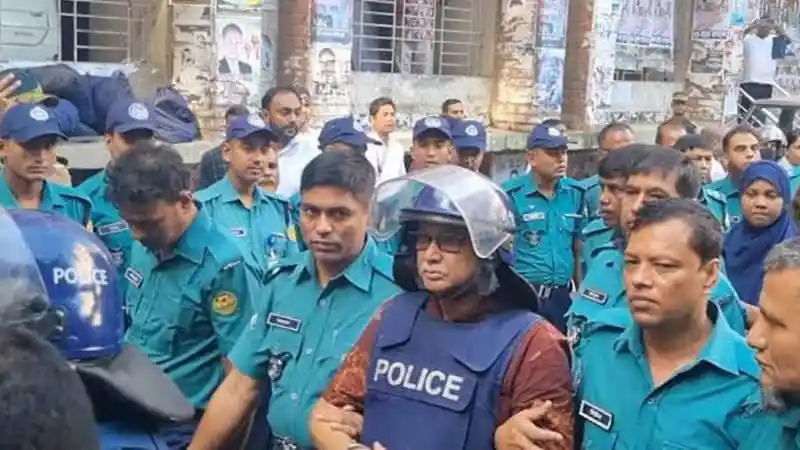 রিমান্ডে থাকা সাবেক রেলমন্ত্রী নুরুল ইসলাম সুজনের ছবি. Channel i News - চ্যানেল আই নিউজ