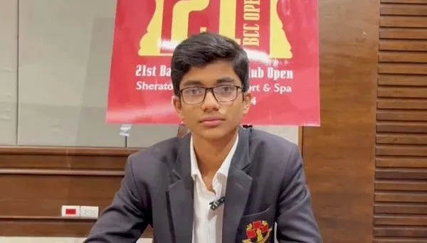 বাংলাদেশের ১৫ বছর বয়সী মনন ইসরায়েলের দাবাড়ুকে হারিয়েছেন. Channel i News - চ্যানেল আই নিউজ
