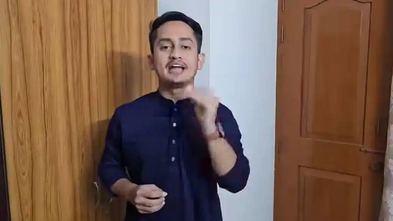 বক্তা চিকিৎসকের ওপর হামলার ঘটনায় ক্ষোভ প্রকাশ করছেন. Channel i News - চ্যানেল আই নিউজ