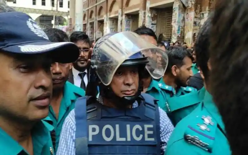 বাংলাদেশ পুলিশ সদস্যের সমাবেশ, রাস্তায় নিরাপত্তা ব্যবস্থা. Channel i News - চ্যানেল আই নিউজ