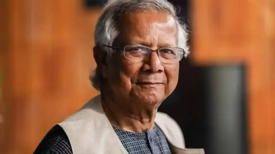 প্রধান উপদেষ্টা বৈঠকে অংশগ্রহণ করছেন, পটভূমিতে কাঠের দেয়াল. Channel i News - চ্যানেল আই নিউজ