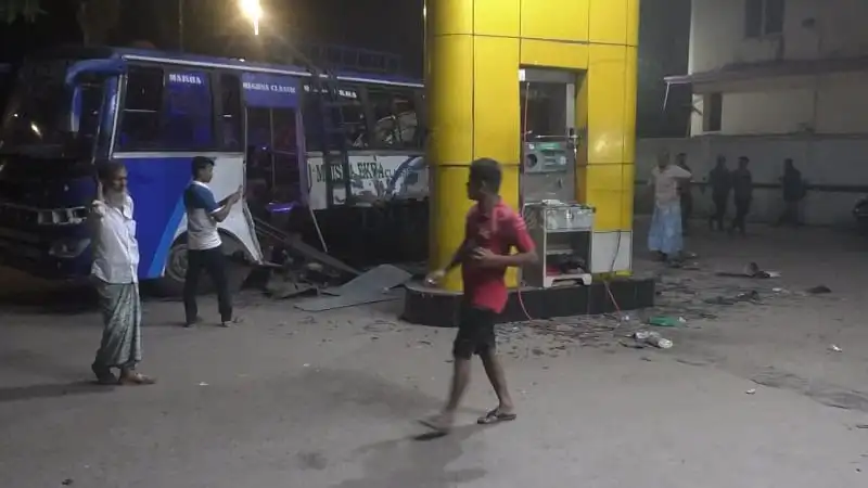 ফ্রান্সের ফুটবল তারকা রাবিও ফুটবল ম্যাচে উদযাপন করছেন. Channel i News - চ্যানেল আই নিউজ