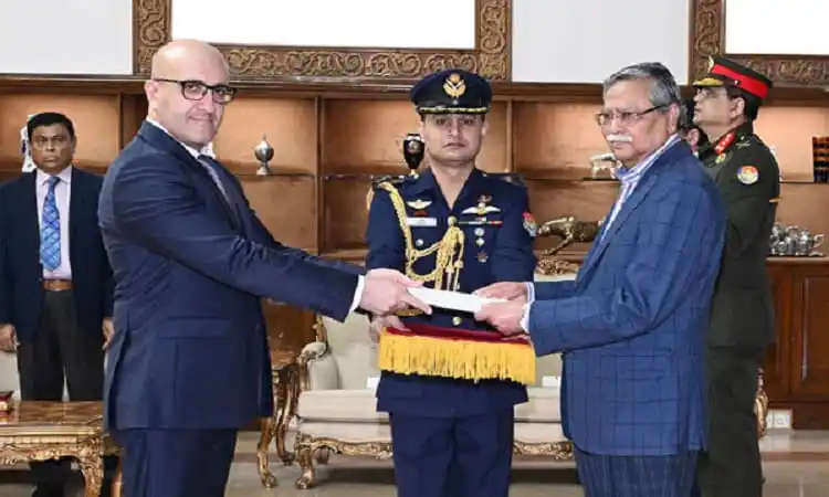 বাংলাদেশের রাষ্ট্রপতির সঙ্গে বসনিয়া ও অন্যান্য দেশের প্রতিনিধিদের সাক্ষাৎ. Channel i News - চ্যানেল আই নিউজ