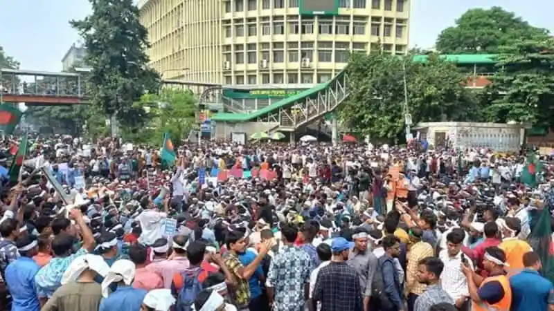 শাহবাগে নয়, সোহরাওয়ার্দীতে সমাবেশের জন্য জনসমাগম. Channel i News - চ্যানেল আই নিউজ