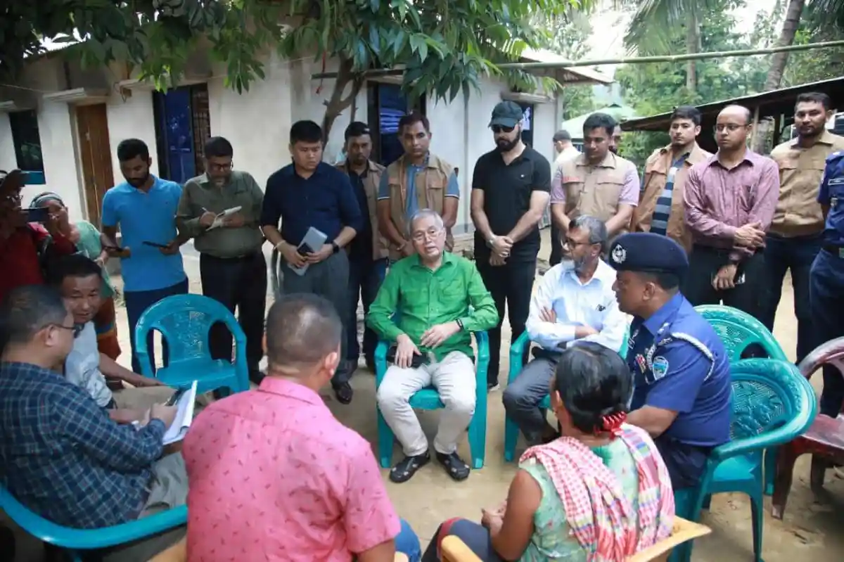 উপদেষ্টা সুপ্রদীপ চাকমা বৈষম্যহীন শান্তিপূর্ণ পরিবেশের জন্য আলোচনা করছেন. Channel i News - চ্যানেল আই নিউজ