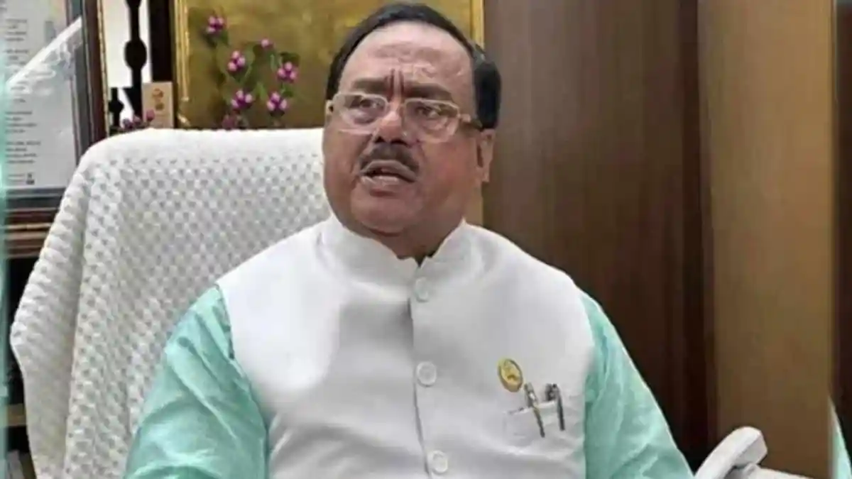 সাবেক খাদ্যমন্ত্রী সাধন চন্দ্রের রিমান্ডে থাকা ছবি. Channel i News - চ্যানেল আই নিউজ