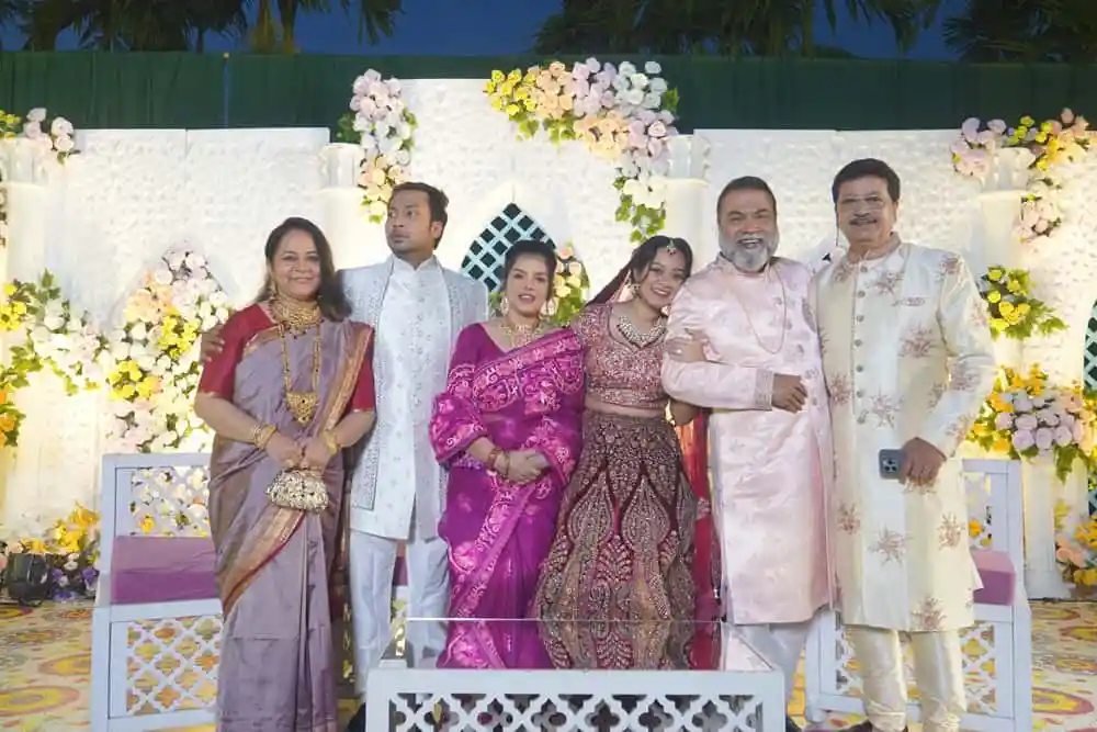 বৈবাহিক অনুষ্ঠানে অতিথিদের হাসিমুখে ছবি. Channel i News - চ্যানেল আই নিউজ
