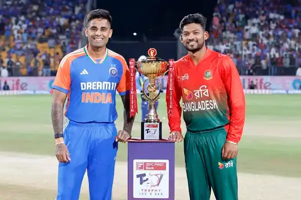 বাংলাদেশ ও ভারতের ক্রিকেটাররা ট্রফি হাতে, মাঠে উল্লাসে ভরা দৃশ্য. Channel i News - চ্যানেল আই নিউজ