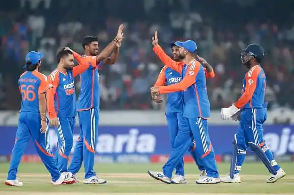 বাংলাদেশ ক্রিকেট দল ম্যাচে জিতেছে, খেলোয়াড়রা উল্লাসে মেতে উঠেছে. Channel i News - চ্যানেল আই নিউজ
