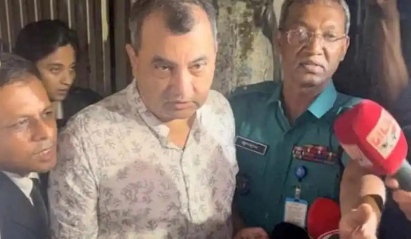 সাবের হোসেন চৌধুরীর মুক্তির পর সাংবাদিকদের সাথে সাক্ষাৎ. Channel i News - চ্যানেল আই নিউজ