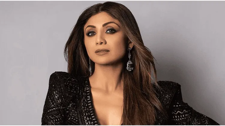শিল্পা শেঠিের স্টাইলিশ ছবি, কালো পোশাক ও ঝলমলে কানের দুলসহ. Channel i News - চ্যানেল আই নিউজ