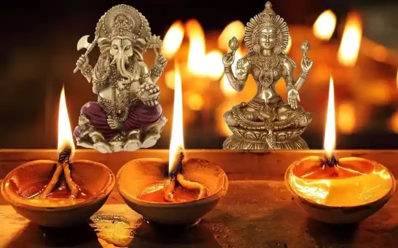 শ্যামাপূজা উপলক্ষে প্রদীপ ও দেবদেবীর মূর্তি. Channel i News - চ্যানেল আই নিউজ