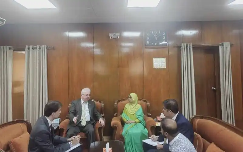 রুশ রাষ্ট্রদূত ও স্বাস্থ্য উপদেষ্টার মধ্যে আলোচনা চলছে. Channel i News - চ্যানেল আই নিউজ