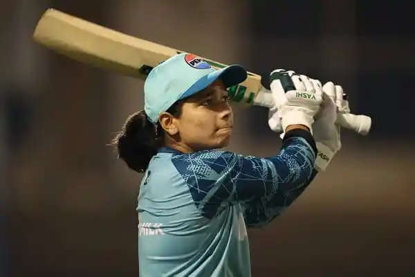 বাংলাদেশ নারী ক্রিকেটার ব্যাটিং করছেন, আন্তর্জাতিক ম্যাচে অংশগ্রহণ।. Channel i News - চ্যানেল আই নিউজ
