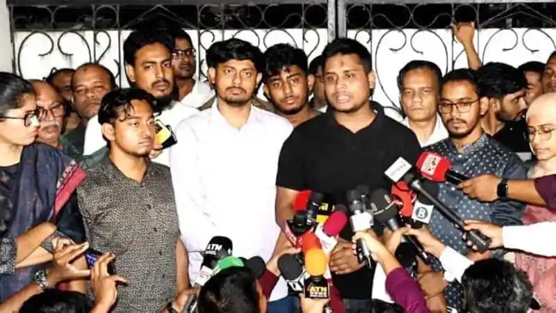 বৈঠকে ছাত্র আন্দোলনের বিষয় নিয়ে আলোচনা চলছে. Channel i News - চ্যানেল আই নিউজ