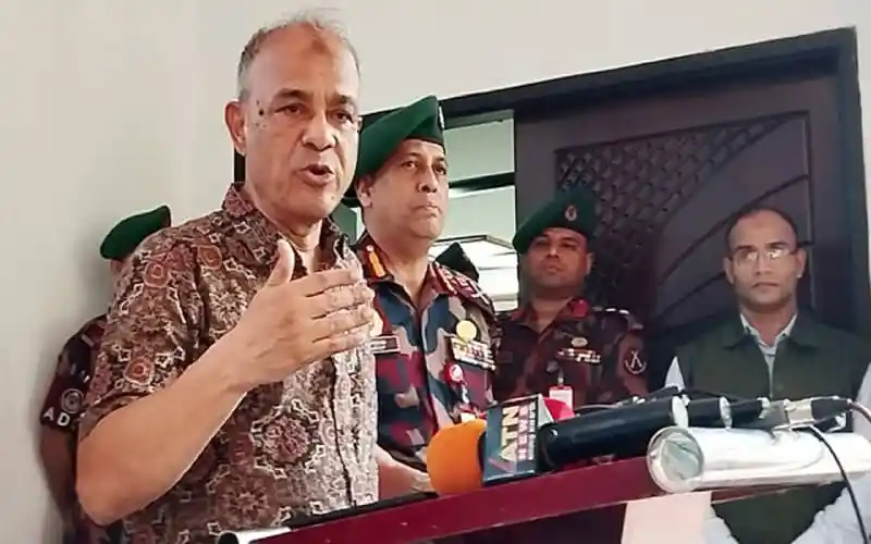 স্বরাষ্ট্র উপদেষ্টা ও পুলিশ কর্মকর্তাদের সঙ্গে সংবাদ সম্মেলন. Channel i News - চ্যানেল আই নিউজ