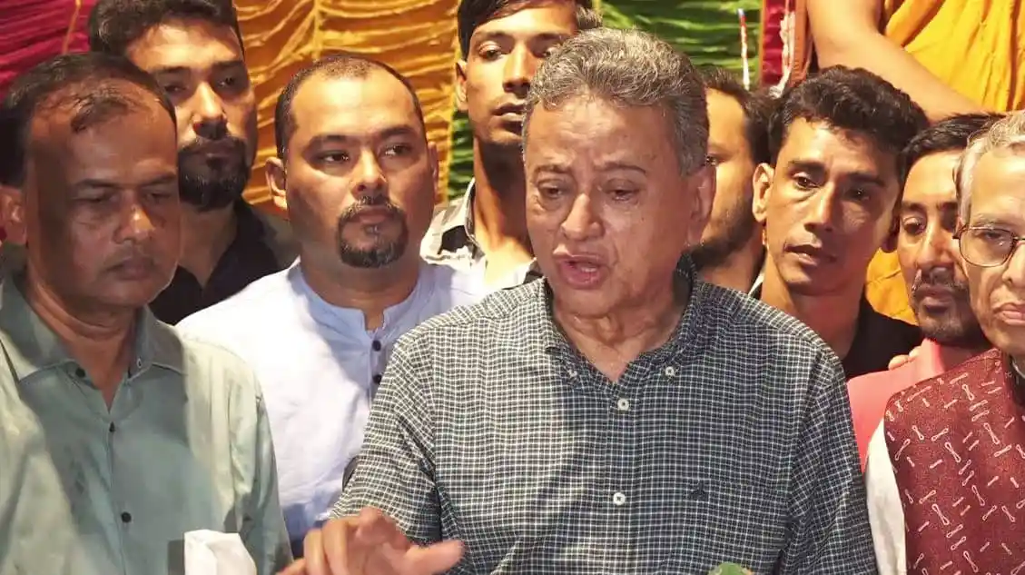 আমীর খসরু নির্বাচিত সরকার নিয়ে বক্তব্য দিচ্ছেন. Channel i News - চ্যানেল আই নিউজ