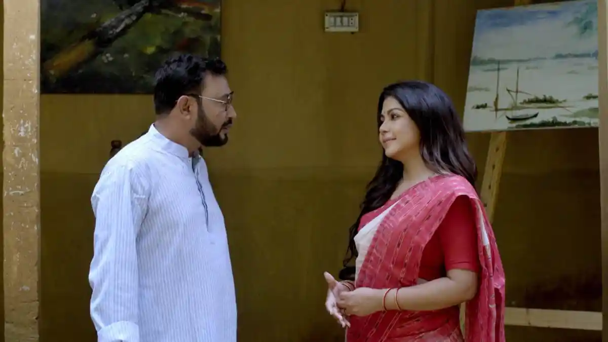 নাটকের দৃশ্যে সুষমা ও প্রাণ রায় আলোচনা করছেন. Channel i News - চ্যানেল আই নিউজ