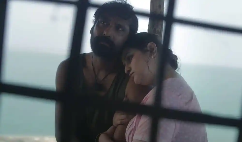 দুজনের আবেগপ্রবণ মুহূর্ত, একে অপরের পাশে দাঁড়িয়ে. Channel i News - চ্যানেল আই নিউজ