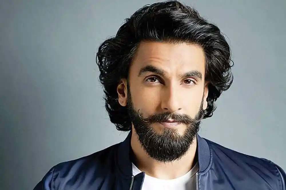 রণবীর সিং এর শুটিং সেটের ছবি, বাংলার সংবাদ পোর্টাল চ্যানেল আই অনলাইনের জন্য. Channel i News - চ্যানেল আই নিউজ