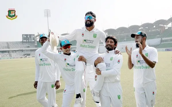 বাংলাদেশ ক্রিকেট দলের খেলোয়াড়রা মাঠে জয় উদযাপন করছে. Channel i News - চ্যানেল আই নিউজ