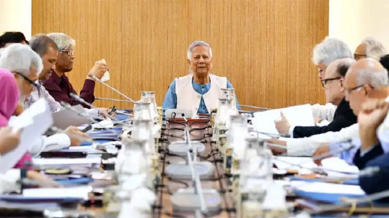 বৈঠকে বিভিন্ন পেশার প্রতিনিধি উপস্থিত, আলোচনা চলছে. Channel i News - চ্যানেল আই নিউজ