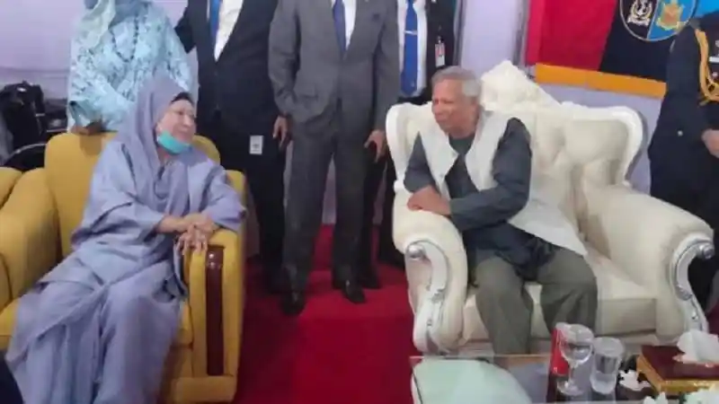 খালেদা জিয়ার সঙ্গে প্রধান উপদেষ্টার সাক্ষাৎ, আলোচনা ও শুভেচ্ছা বিনিময়. Channel i News - চ্যানেল আই নিউজ