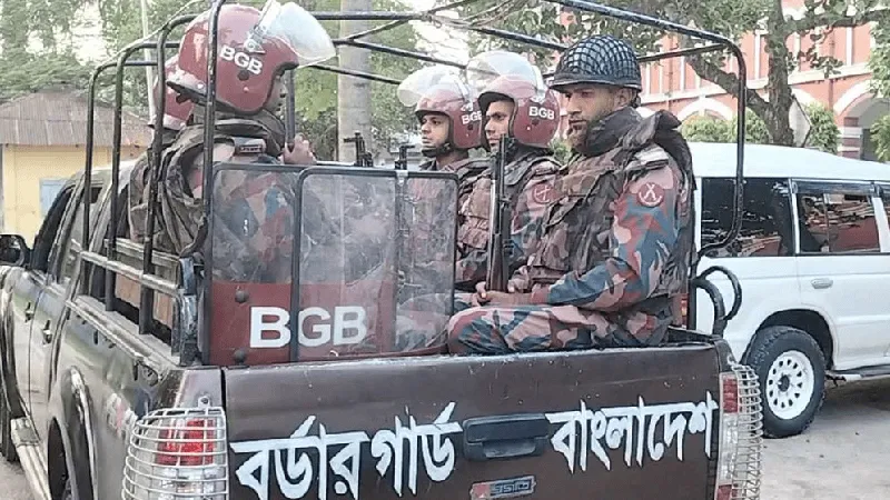 বিজিবি সদস্যরা যাত্রাবাড়ী-ডেমরা এলাকায় মোতায়েন. Channel i News - চ্যানেল আই নিউজ