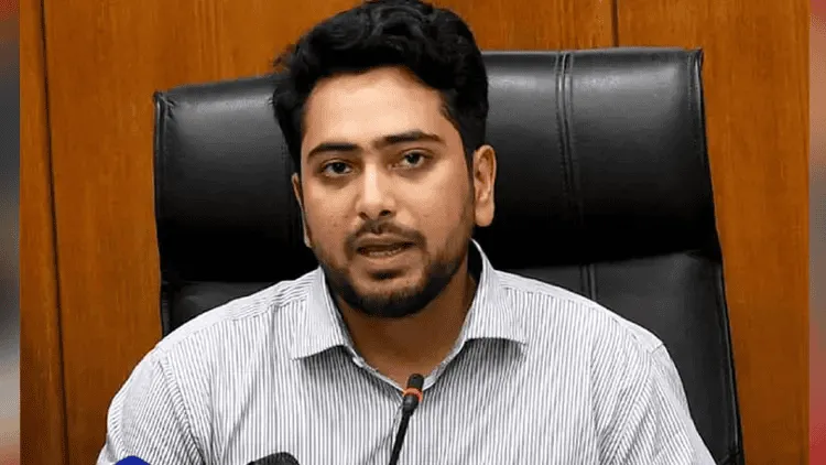 তথ্য উপদেষ্টা সাইবার নিরাপত্তা আইন বাতিলের বিষয়ে আলোচনা করছেন. Channel i News - চ্যানেল আই নিউজ