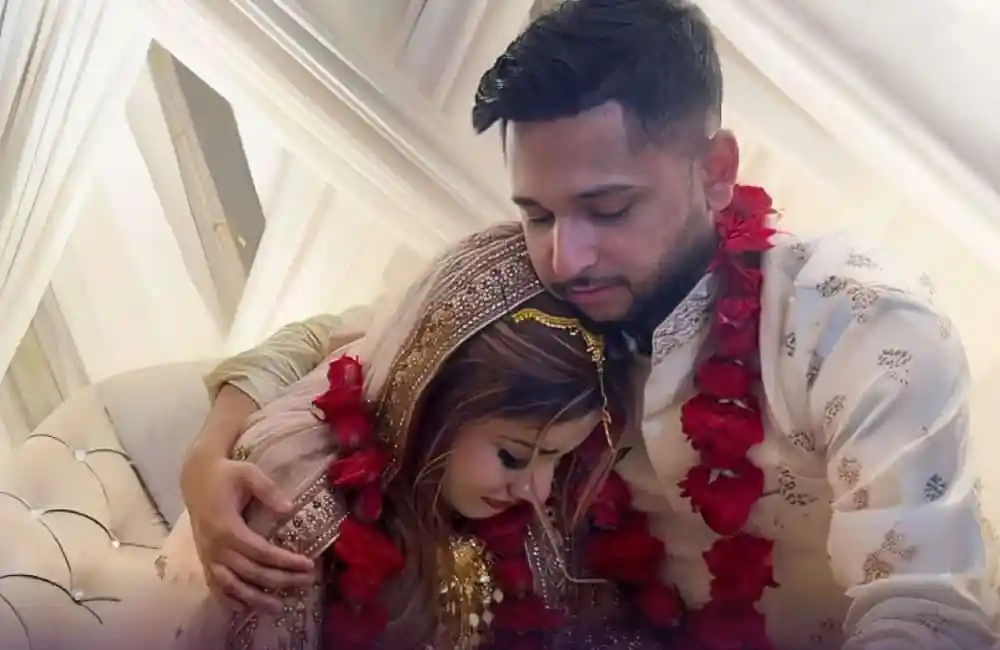 তৌহিদ আফ্রিদি ও তার স্ত্রী বিয়ের সময় একসঙ্গে. Channel i News - চ্যানেল আই নিউজ